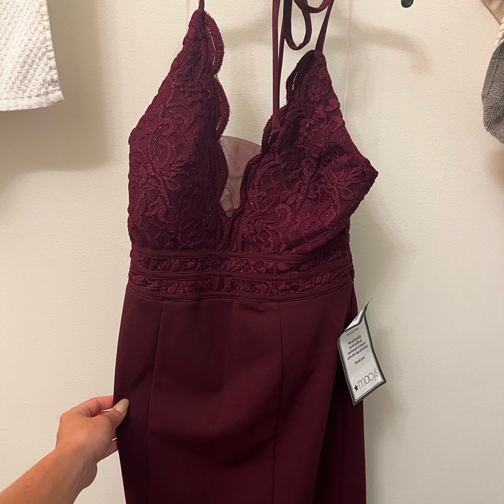 Burgundy Speechless dress 🤍